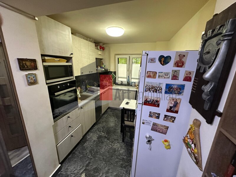 Intre strada Antiaeriana si Calea Rahovei, 3 camere, parter, complet utilat, gata de mutat.